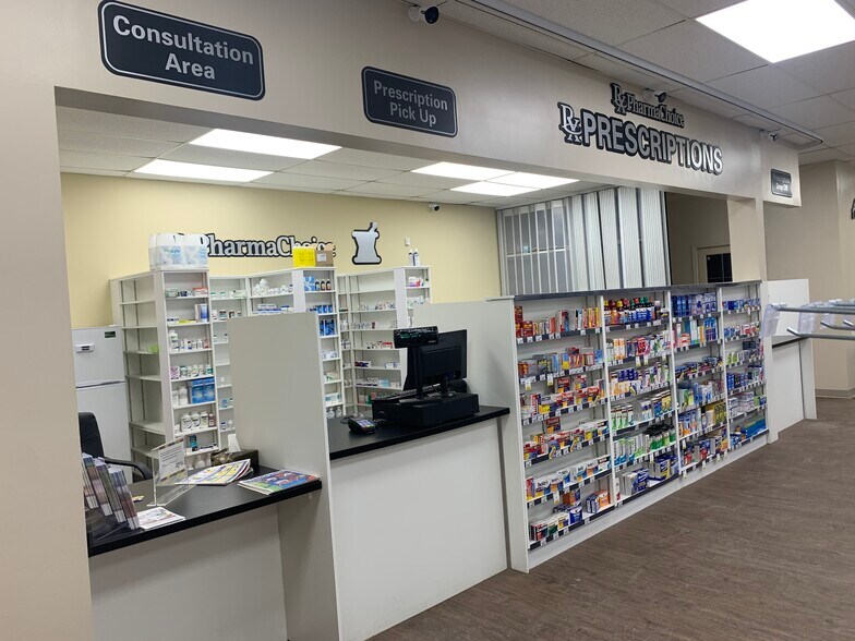 More Photos Of 4914 Broadway Ave, Blackfalds Storefront For Lease