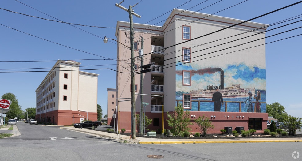 More Photos Of 100 Taylor St, Colonial Beach Storefront Retail Office For Sale