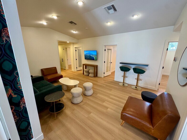 More Photos Of 51 E Monterey Way, Phoenix Medical For Lease