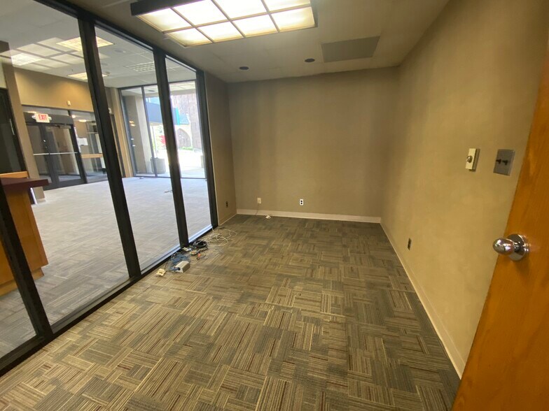 More Photos Of 400 W Tuscarawas St, Canton Office For Sale