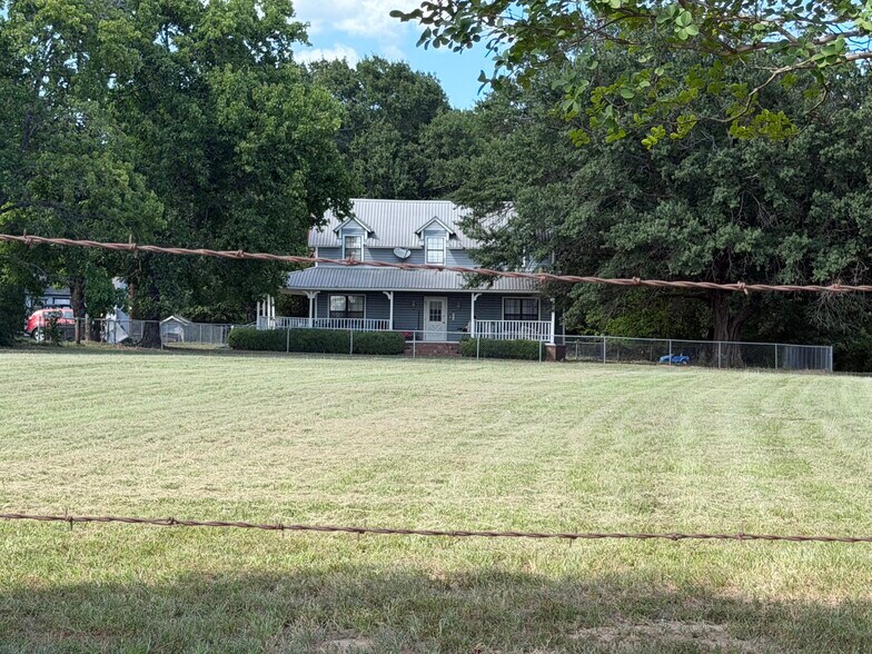 More Photos Of 19780 Interstate 20 N Access Rd, Wills Point Flex For Sale