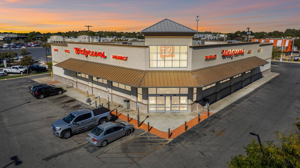 Primary Photo Of 7019 S Zarzamora St, San Antonio Drugstore For Sale