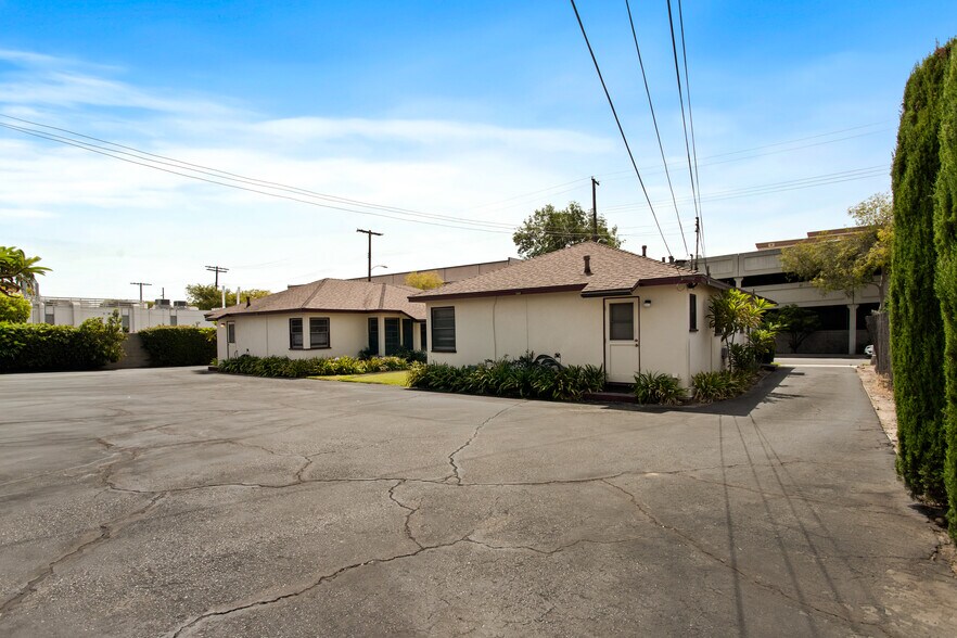 More Photos Of 2553 Nina St, Pasadena Apartments For Sale