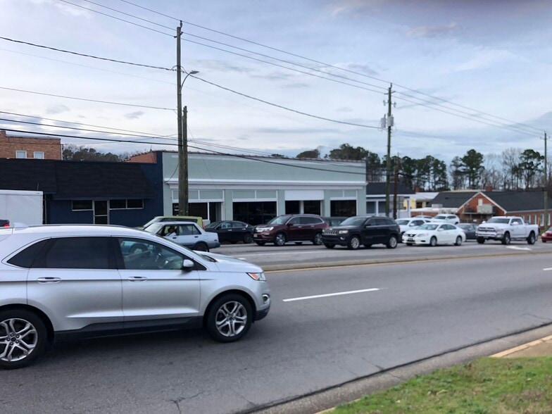 More Photos Of 716 S Main St, Lillington Storefront For Lease