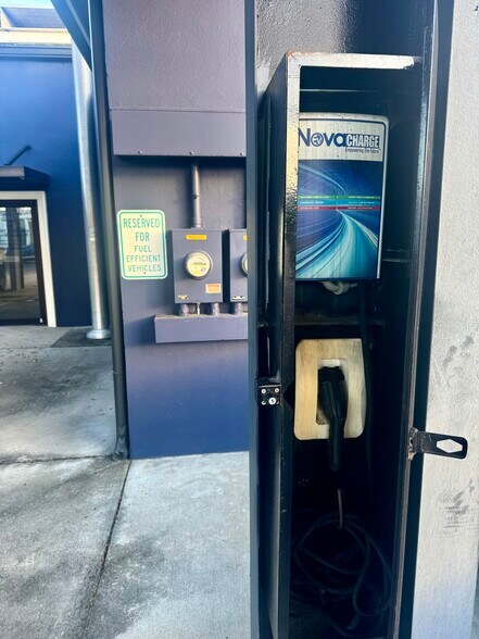 More Photos Of 1980 Central Ave, Saint Petersburg Loft Creative Space For Sale