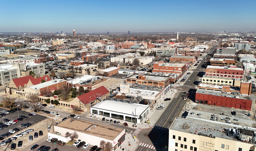 More Photos Of 801 N Broadway Ave, Oklahoma City Storefront Retail Office For Lease