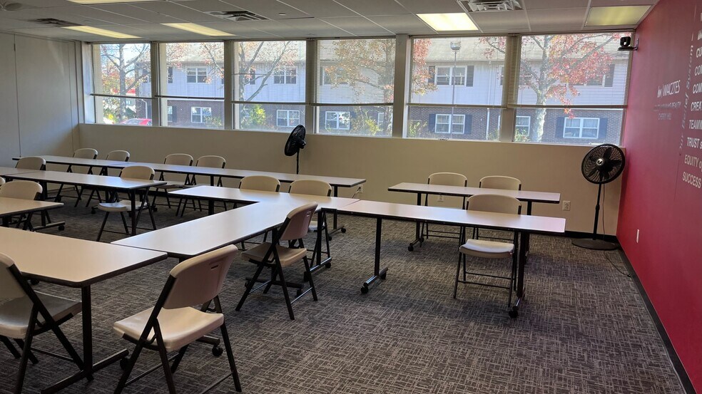 More Photos Of 409 E Marlton Pike, Cherry Hill Office For Lease