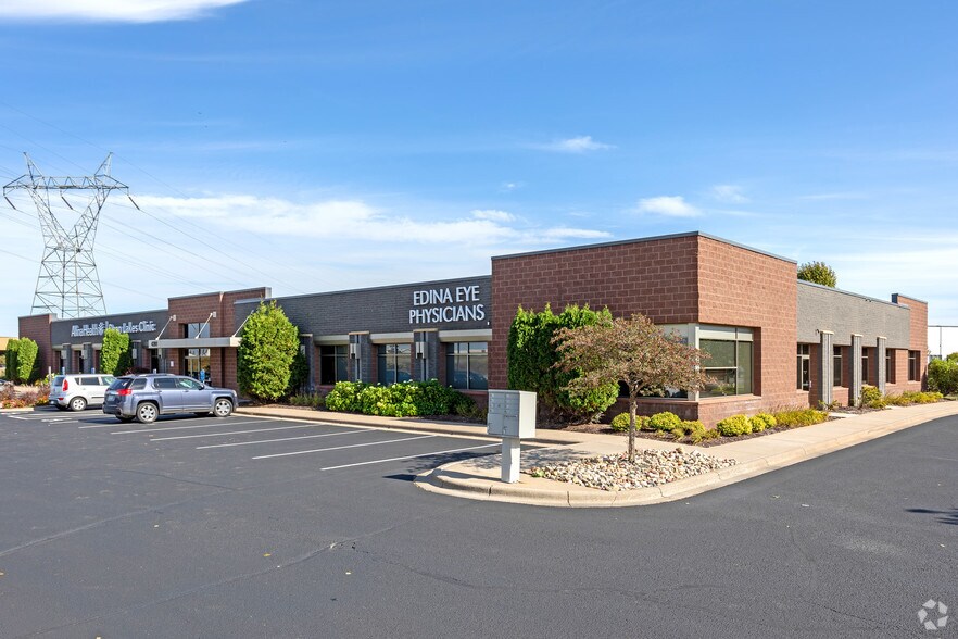 Primary Photo Of 4201 Dean Lakes Blvd, Shakopee Medical For Lease