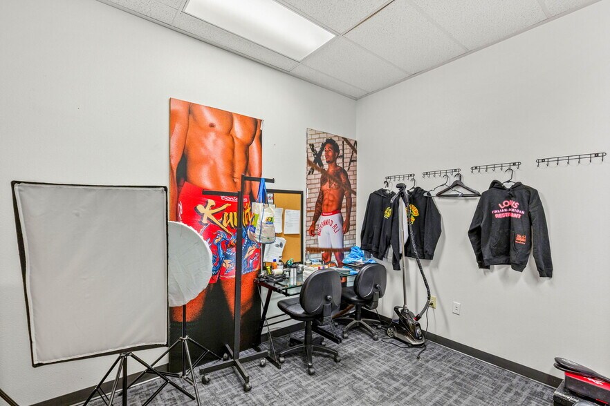 More Photos Of 4570 W Post Rd, Las Vegas Showroom For Lease