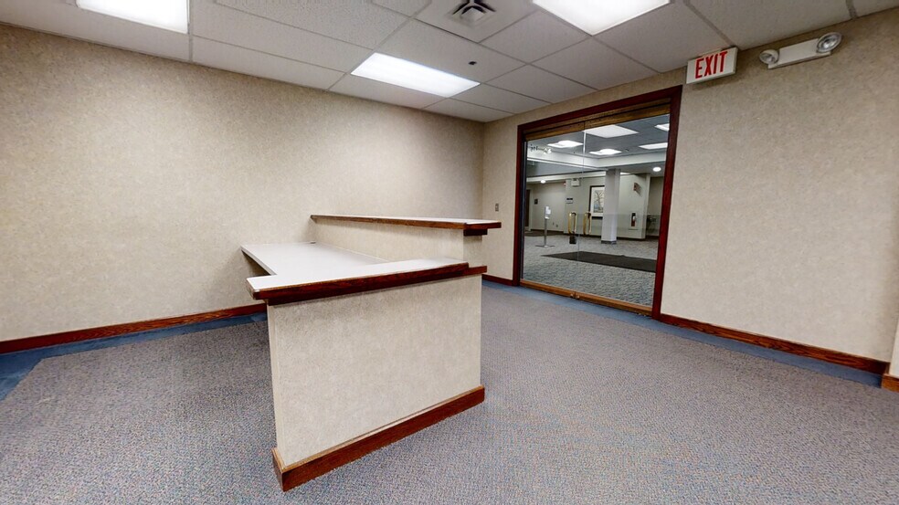 More Photos Of 555 Briarwood Cir, Ann Arbor Office For Lease