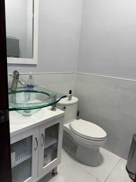 More Photos Of 16 SW 1st Ave, Miami Office Residential For Sale