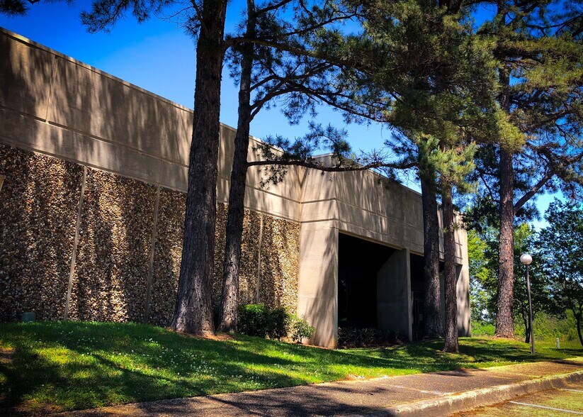 More Photos Of 5100 Interstate Cir, Shreveport Warehouse For Lease