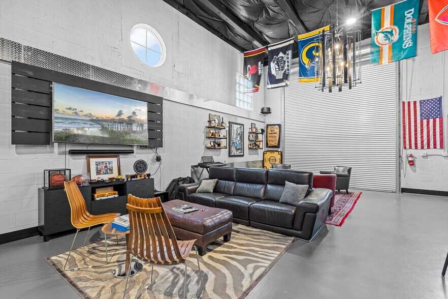 More Photos Of 2937 Ravenswood Rd, Fort Lauderdale Self Storage For Sale