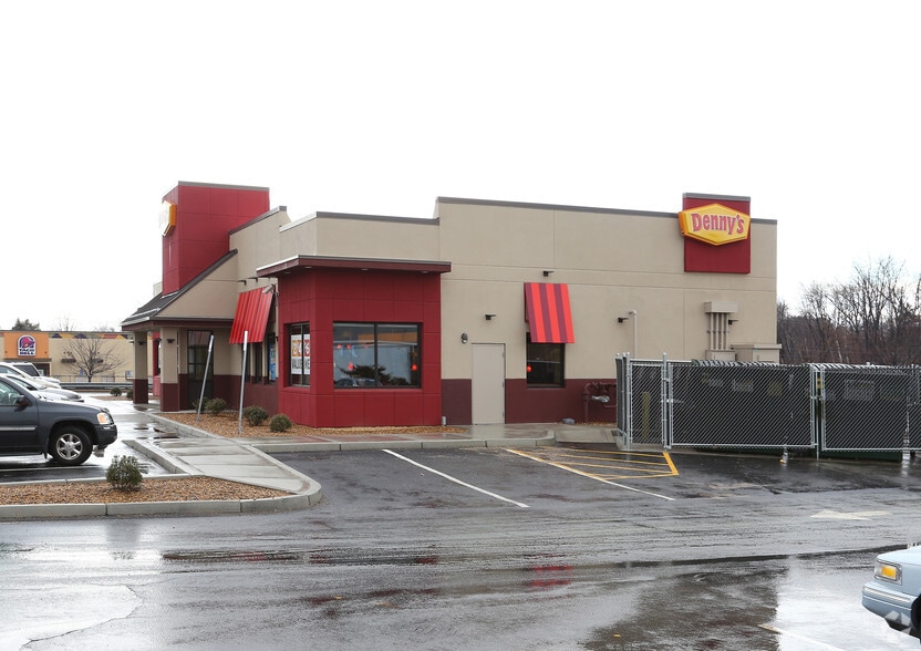 More Photos Of 1284 Boston Rd, Springfield General Retail For Sale