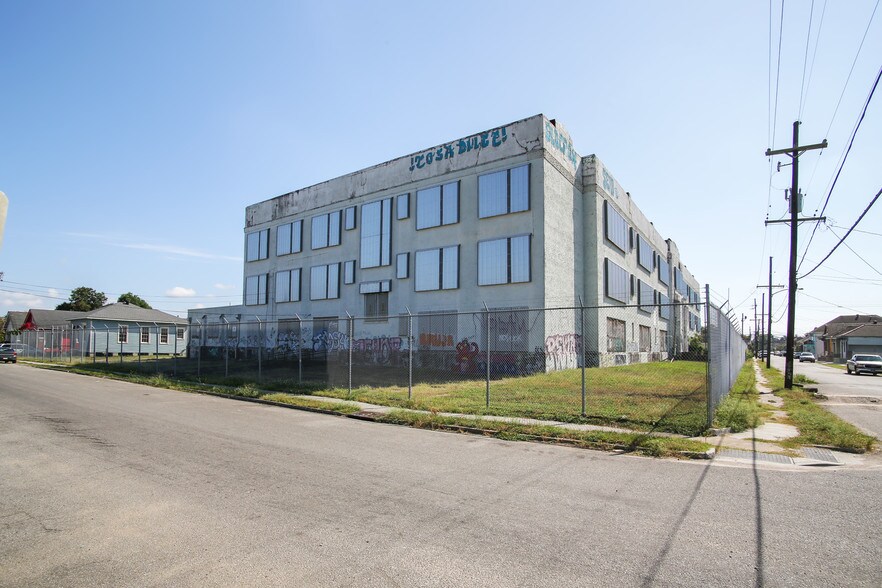 More Photos Of 1301 Clouet St, New Orleans Schools For Sale