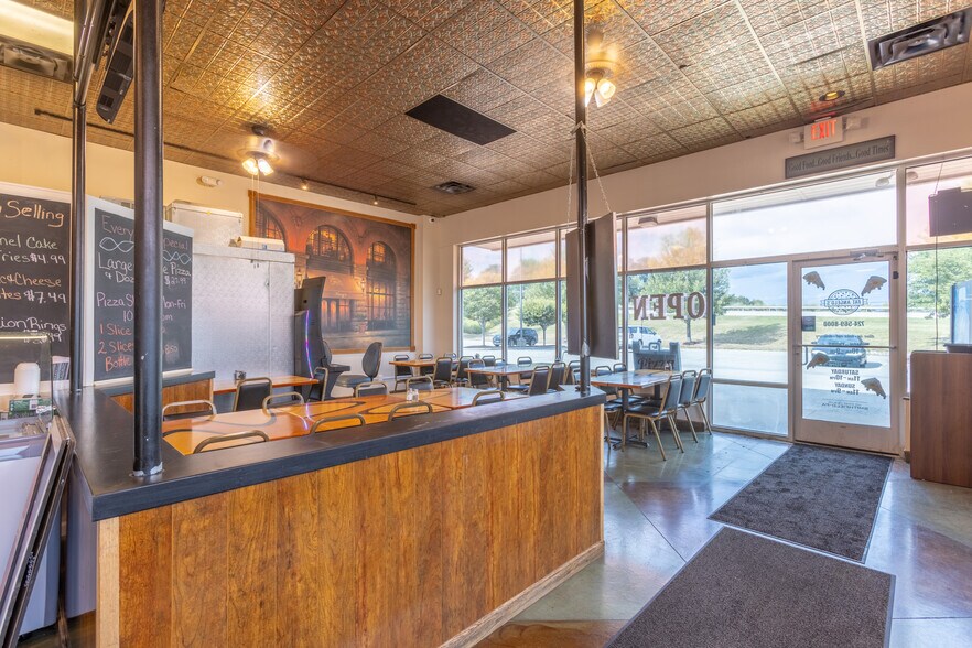 More Photos Of 100 Ridgeview Dr, Smithfield Storefront For Sale