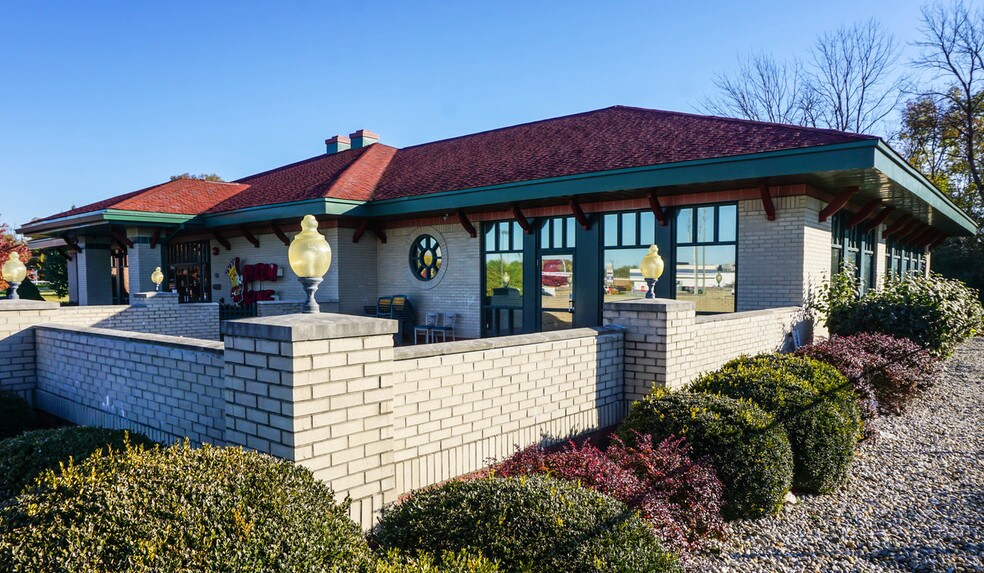 More Photos Of 7045 Bluff Rd, Indianapolis Freestanding For Sale