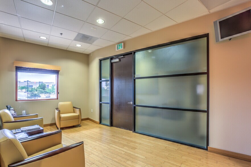 More Photos Of 9900 Covington Cross Dr, Las Vegas Office For Lease