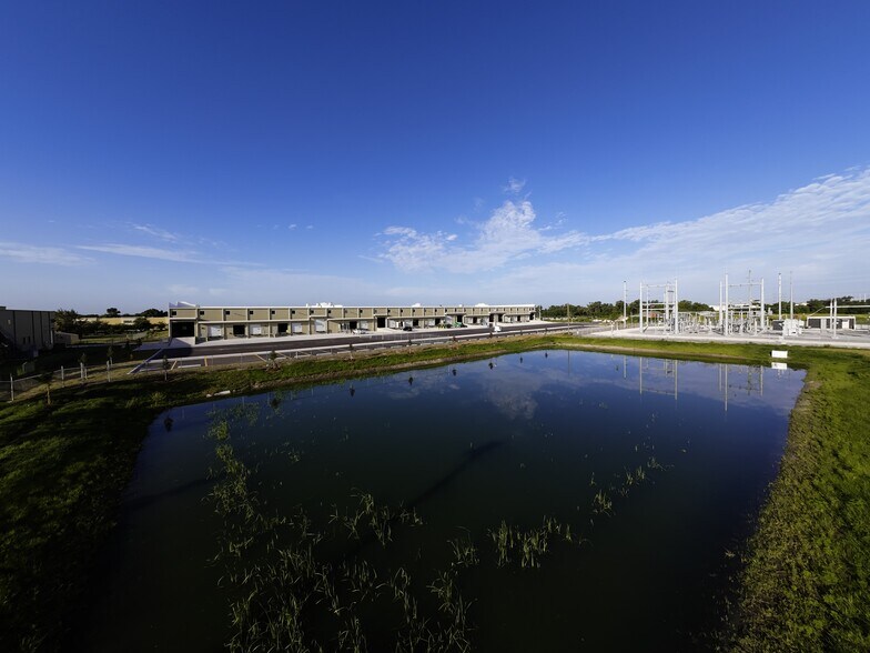 More Photos Of 3955 Anchuca Dr, Lakeland Industrial For Lease
