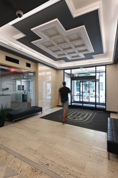 More Photos Of 77 Monroe Center St NW, Grand Rapids Medical For Lease