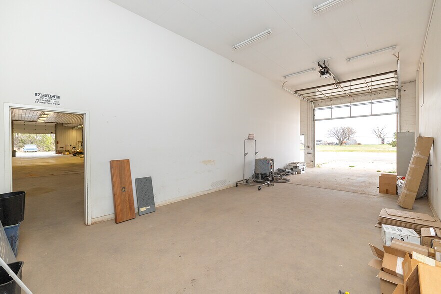 More Photos Of 890 N State Road 14, Harper Auto Dealership For Sale