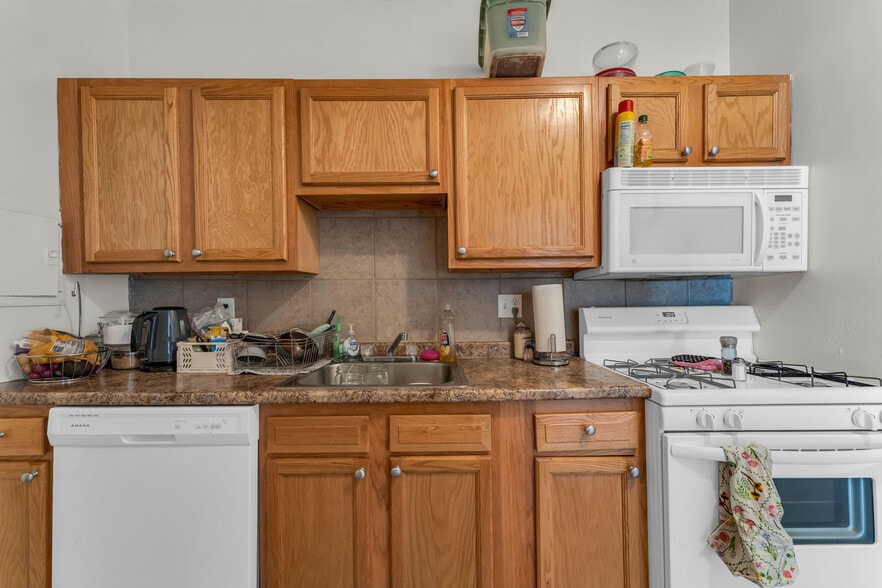 More Photos Of 13701 Madison Ave, Lakewood Apartments For Sale