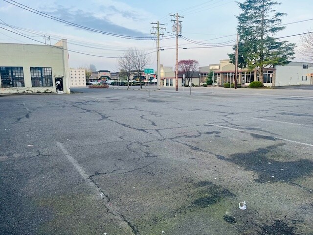 More Photos Of 1911 2nd St, Tillamook General Retail For Sale