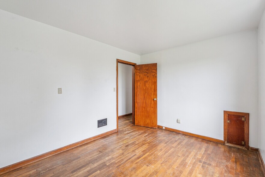 More Photos Of 2935 US-169, Mount Ayr Land For Sale