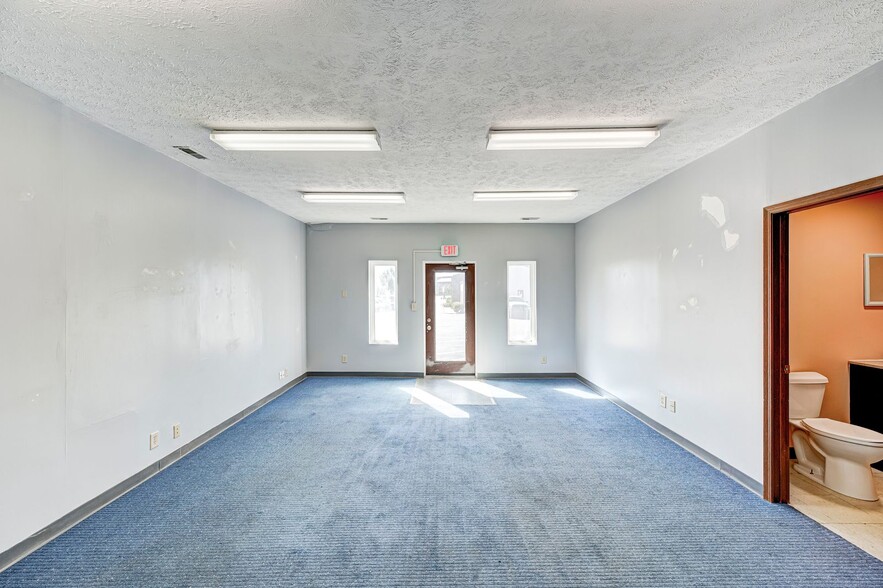 More Photos Of 5342 Elmwood Ave, Indianapolis Unknown For Lease