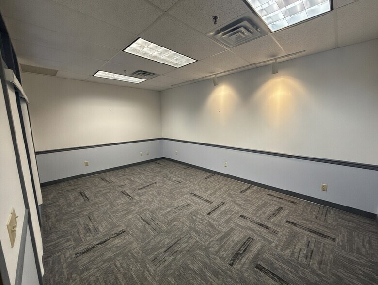 More Photos Of 239 Northern Blvd, Clarks Summit Medical For Lease