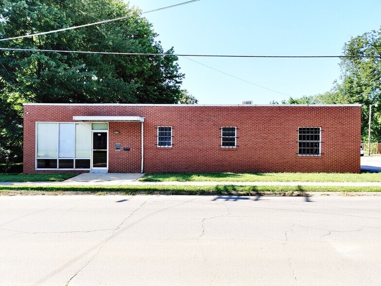 More Photos Of 211 W Walnut Ave, McKenzie General Retail For Lease