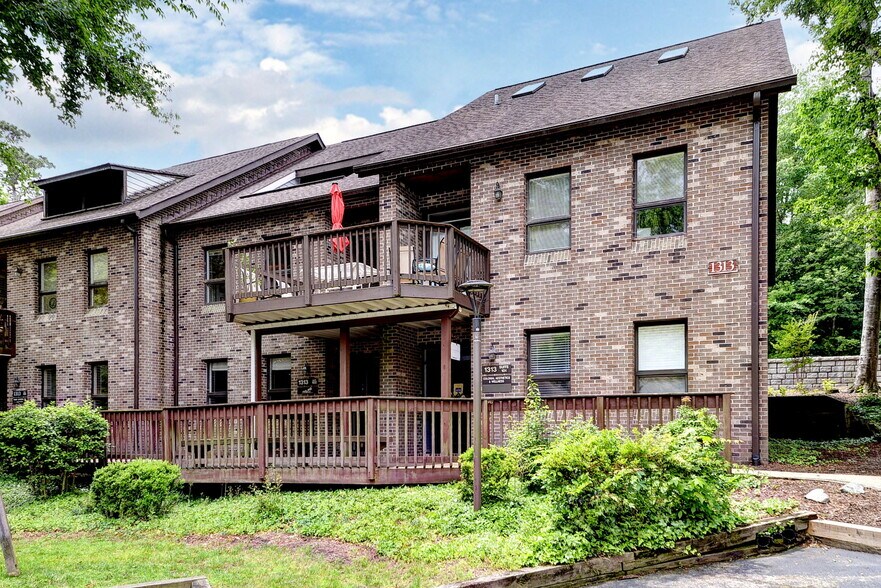 Primary Photo Of 1313 Jamestown Rd, Williamsburg Office For Sale