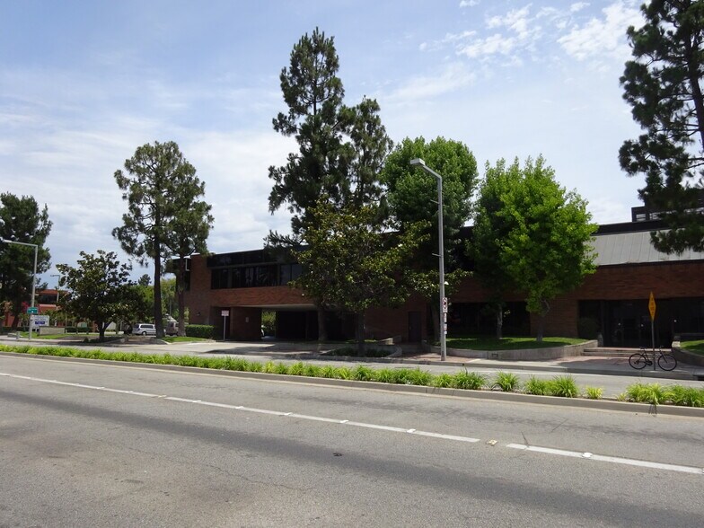 More Photos Of 100 N Harbor Blvd, Anaheim Loft Creative Space For Lease