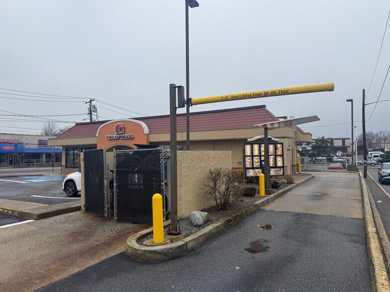 More Photos Of 996 Hempstead Tpke, Franklin Square Fast Food For Sale