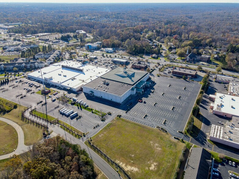 More Photos Of 1701 Westchester Dr, High Point Religious Facility For Sale
