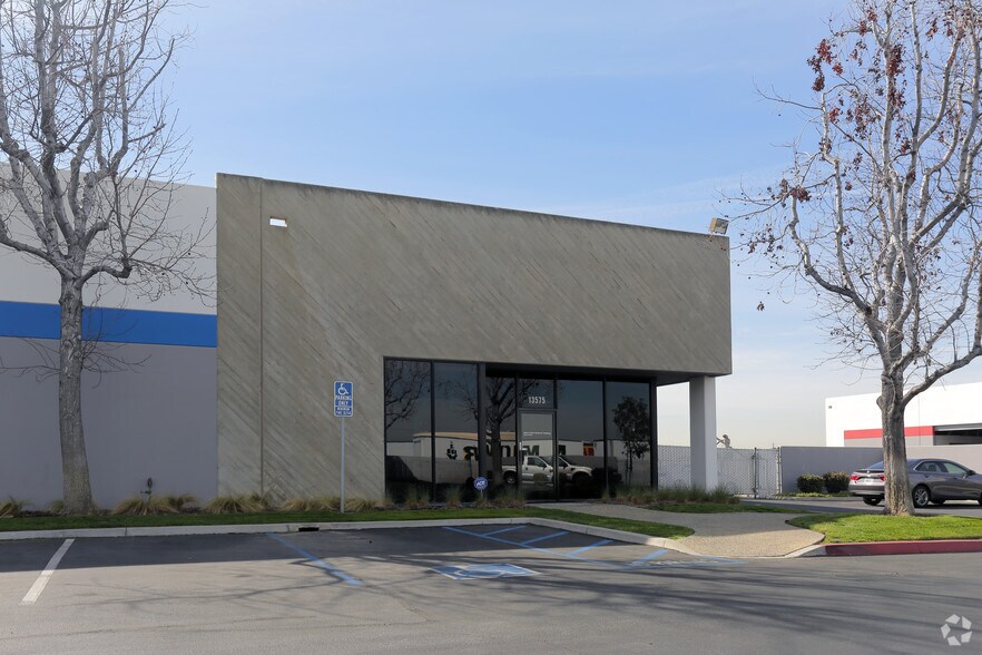 More Photos Of 13575 Larwin Cir, Santa Fe Springs Warehouse For Sale