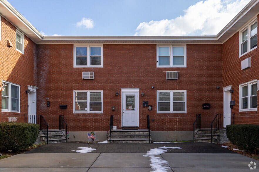 More Photos Of 3044 Amboy Rd, Staten Island Medical For Lease