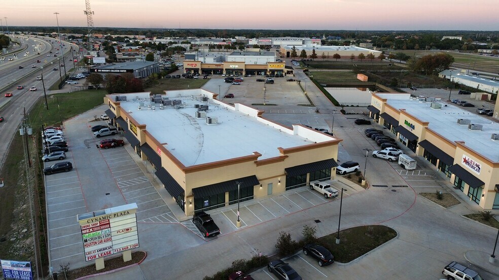 More Photos Of 25414 Northwest Fwy, Cypress Unknown For Lease