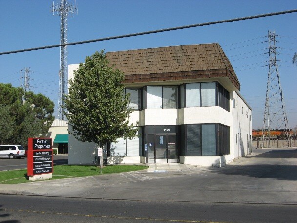 Primary Photo Of 4420 Easton Dr, Bakersfield Office For Lease