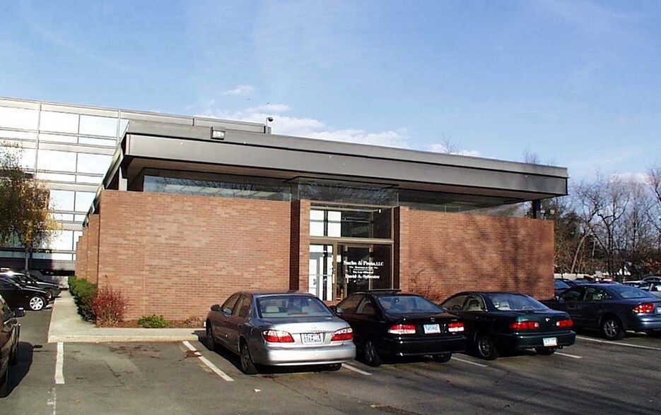 More Photos Of 127 Washington Ave, North Haven Unknown For Lease