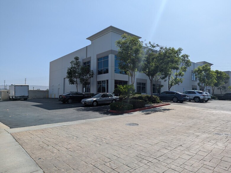 More Photos Of 511 S Harbor Blvd, La Habra Warehouse For Lease