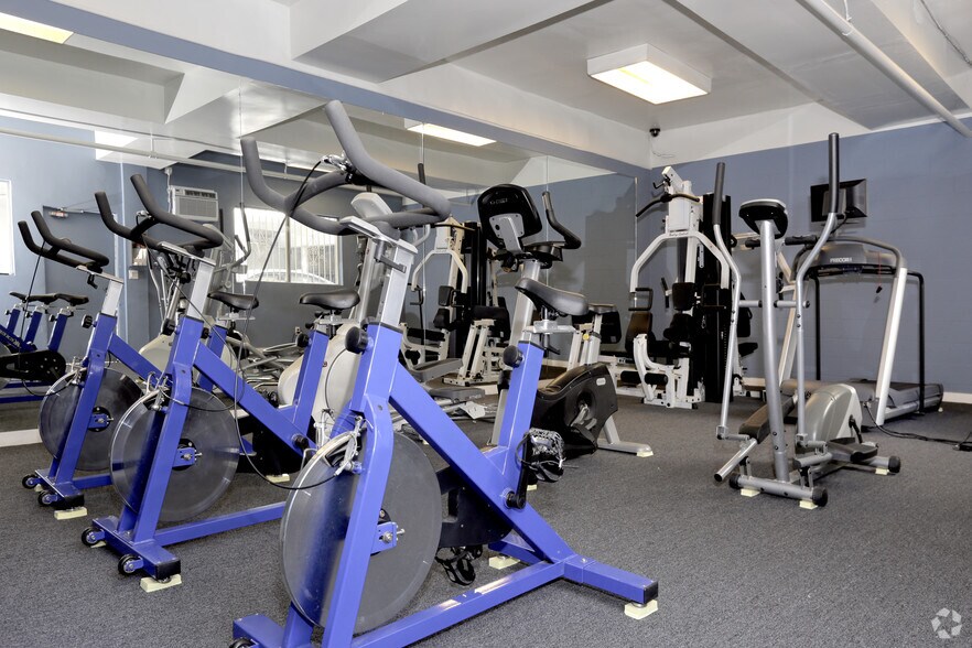 More Photos Of 954 Palm Ave, West Hollywood Apartments For Sale