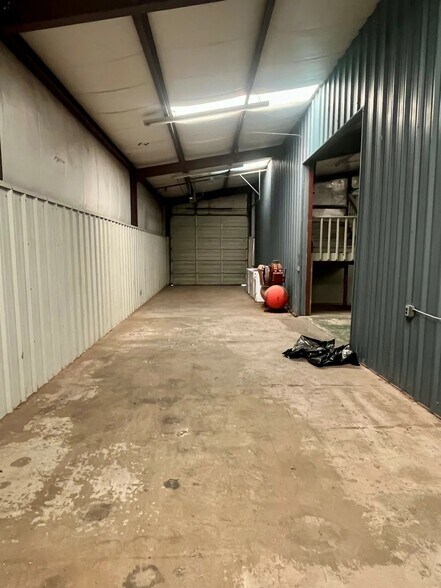 More Photos Of 3401 Tinker Diagonal St, Oklahoma City Light Distribution For Lease