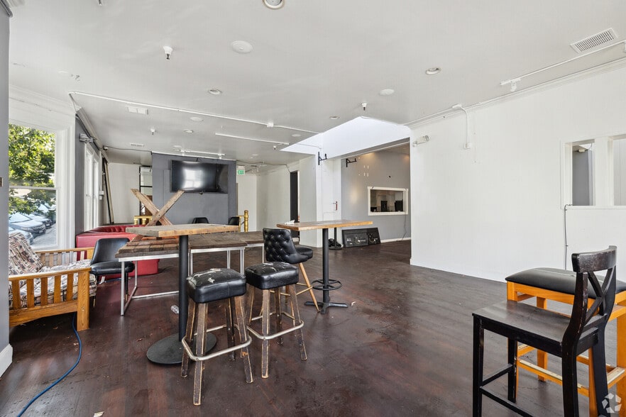 More Photos Of 1234 Grant Ave, San Francisco Restaurant For Sale