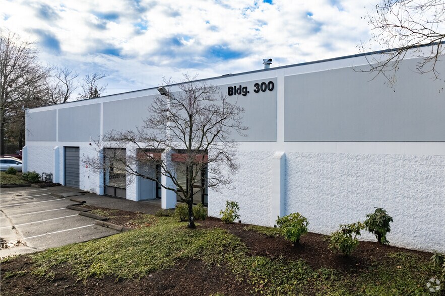 More Photos Of 10950 SW 5th St, Beaverton Warehouse For Lease