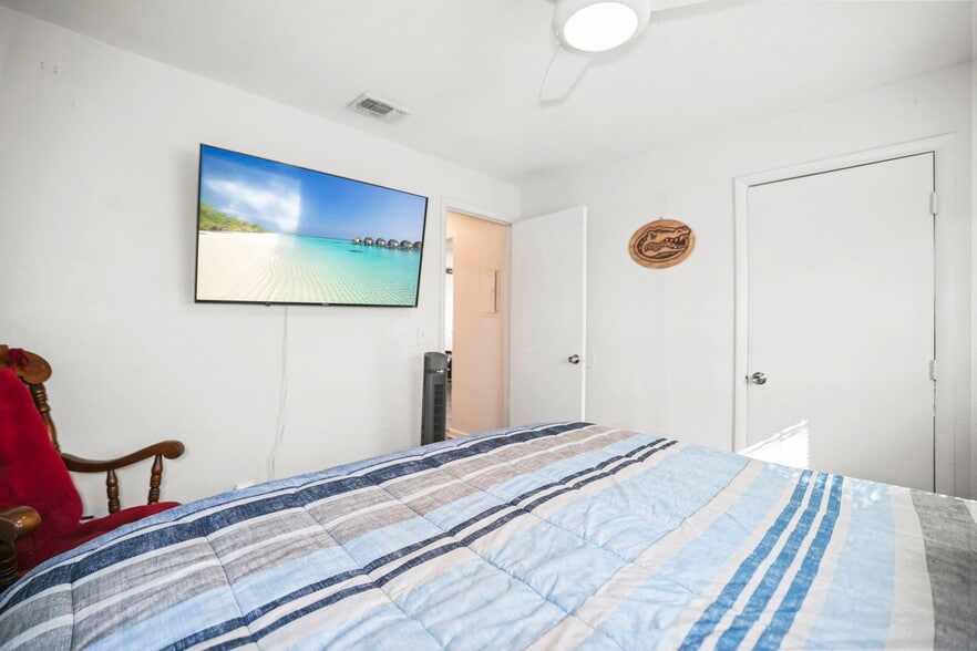 More Photos Of 7108 S Kissimmee St, Tampa Multifamily For Sale