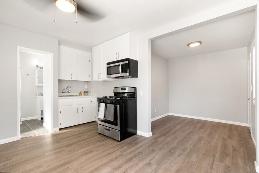 More Photos Of 411 G St, Chula Vista Apartments For Sale