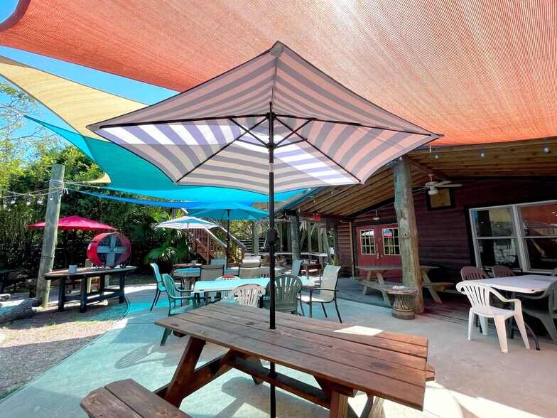 More Photos Of 2111 Sea Island Pky, Saint Helena Island General Retail For Sale