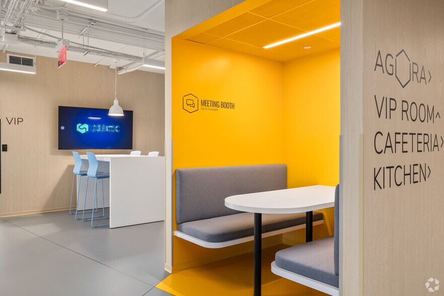 More Photos Of 1550 Crystal Dr, Arlington Office For Lease