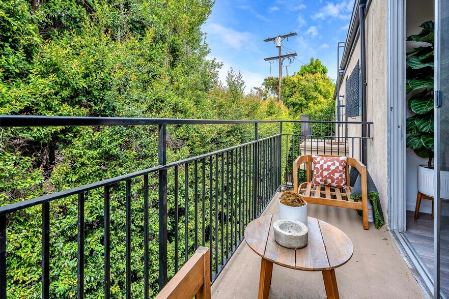 More Photos Of 1630 Hilts Ave, Los Angeles Apartments For Sale